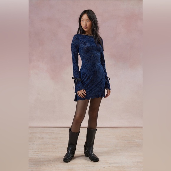 Kimchi Blue Frankie Lace Long Sleeve Mini Dress Medium - Picture 7 of 11